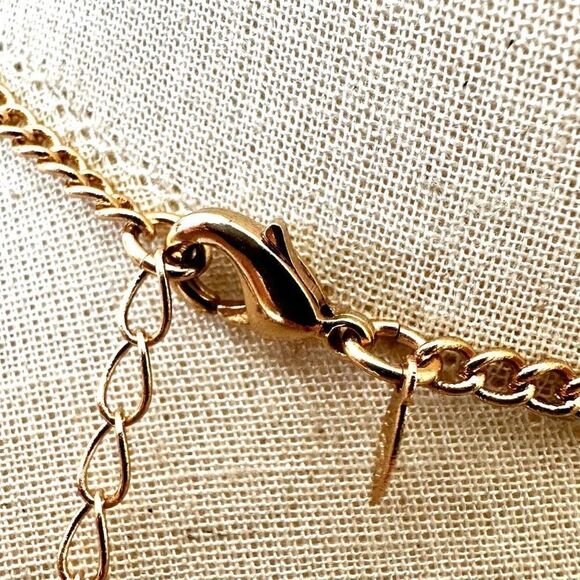 Avon gold tone geometric statement necklace - Picture 4 of 9